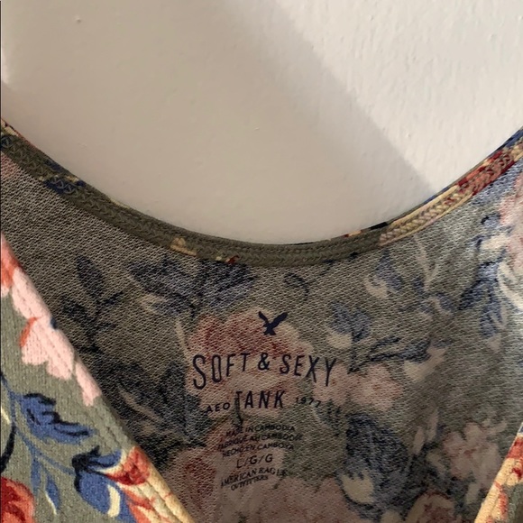 Floral Tank! - Picture 2 of 3